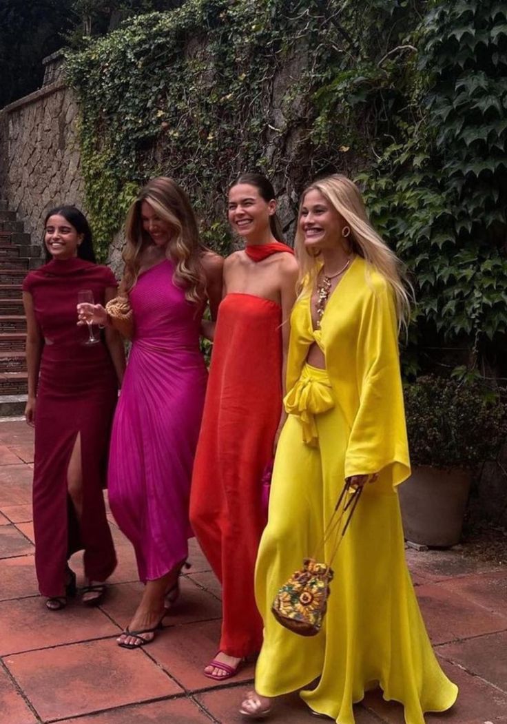 Saturday La Dolce Vita Black Tie outfit inspiration