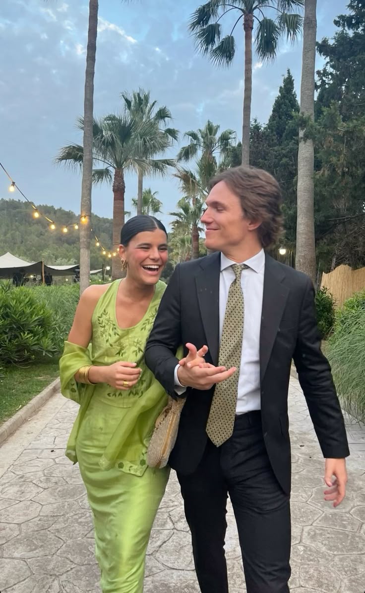 Saturday La Dolce Vita Black Tie outfit inspiration